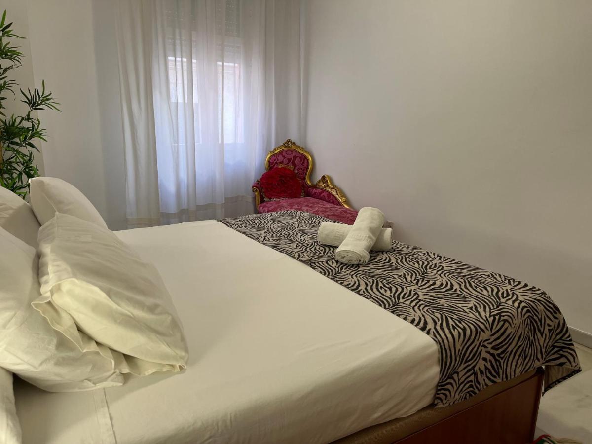 Very Nice Apartament. City Center. Private Parking Sewilla Zewnętrze zdjęcie